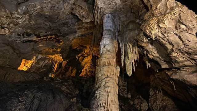 Zonguldak'ta 3.5 milyon yıllık mağara turistlerin göz bebeği oldu! Ziyaretçi rekoru kırdı - Resim: 0