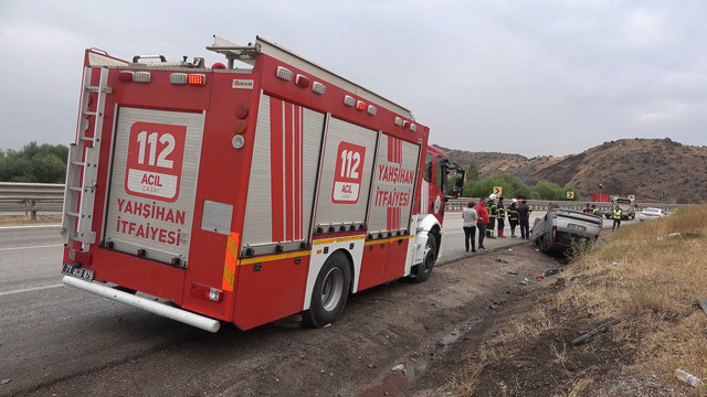 Kırıkkale'de korkunç kaza! Yağmurdan kayganlaşan yolda araç takla attı: 3 yaralı - Resim: 2