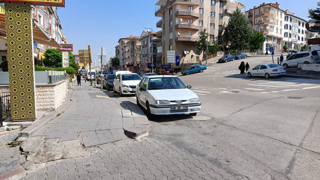 Başkentte saniyelik hırsızlık! Anahtarı üzerinde aracı saniyeler içinde çalıp kayıplara karıştı - Resim: 2