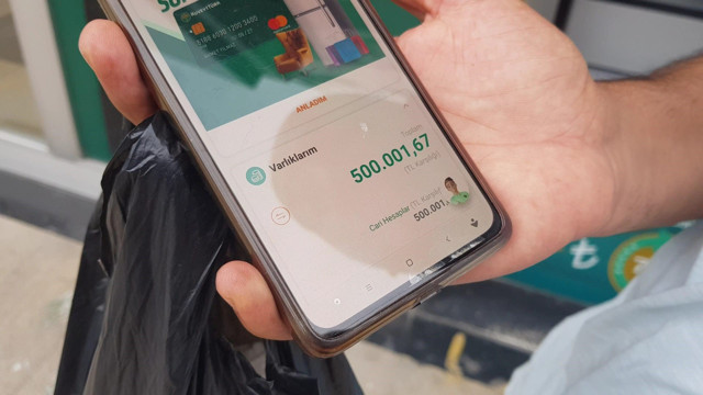 Karabük'te hesabına yanlışlıkla gönderilen 500 bin lirayı sahibine iade etti - Resim: 0