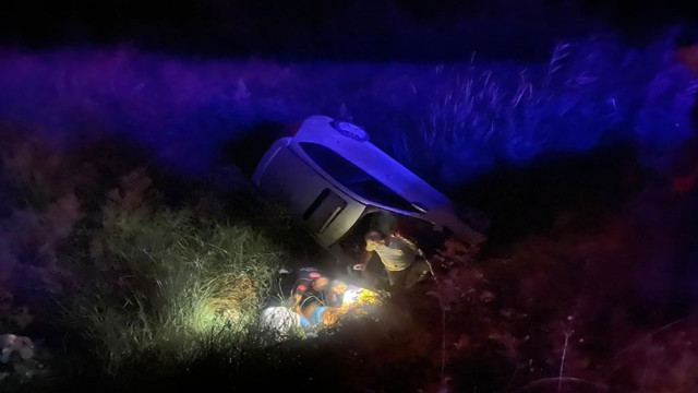 Bursa'da tarlaya uçan otomobilde can pazarı yaşandı! 1 kişi öldü 2 kişi yaralandı - Resim: 0