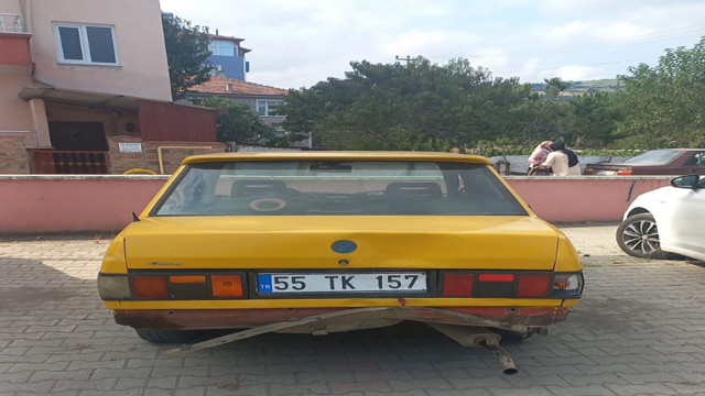 Samsun'da motosiklet ve otomobil kafa kafaya çarpıştı! - Resim: 0