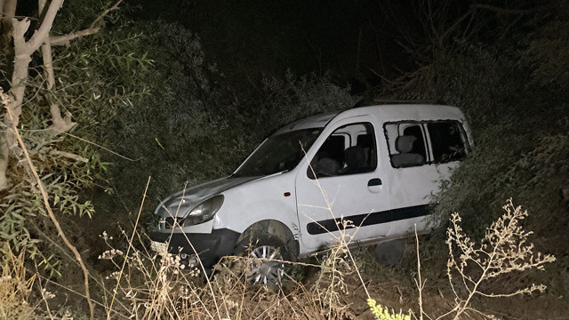 Tekirdağ'da alkollü sürücü virajı alamayıp dereye uçtu! - Resim: 0