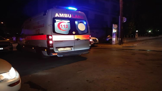 Ümraniye'de otomobil dönüş yapan zabıta aracı çarptı: 2 yaralı - Resim: 2