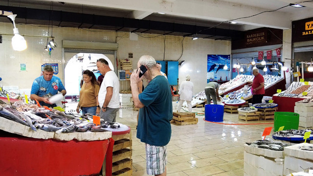 Av yasağı bitti, tezgahlardaki fiyatlar dikkat çekiyor! En çok hamsi ve sardalya satıldı - Resim: 2