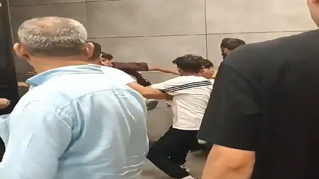 Bursa sokakları boks ringine döndü! Gençlerin kavgasında yumruklar havada uçuştu - Resim: 1