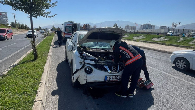 Malatya'da peş peşe gerçekleşen kazada 3 kişi yaralandı! - Resim: 1