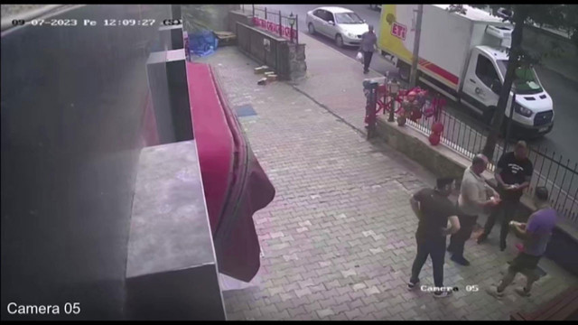 Kartal'Da film gibi olay! 10 bin eurosu rüzagrın etkisiyle sokağa saçıldı - Resim: 2