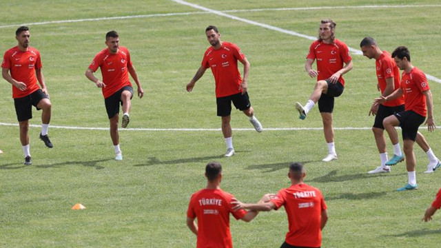 Türkiye-Ermenistan maçı öncesi konuşan Mehmet Büyükekşi'den "forma" çağrısı - Resim: 1