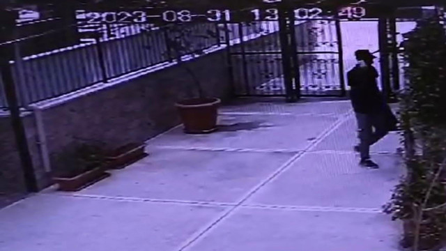 'Adın FETÖ'nün Ayfer ablası olarak karışmış' dediler gözleri görmeyen yaşlı kadını 3 buçuk milyon dolandırdılar! - Resim: 1