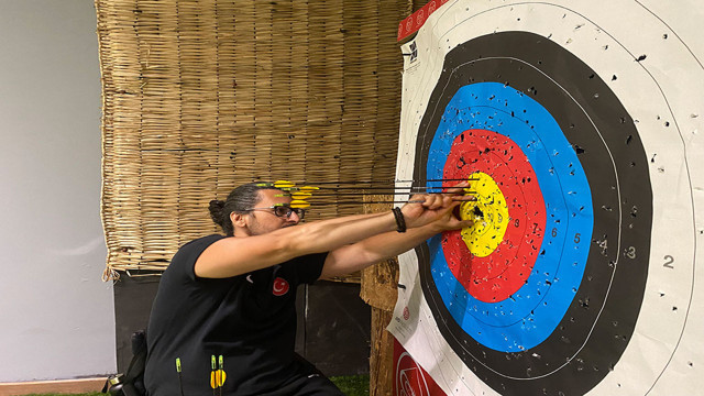 Milli sporcunun trafikte uğradığı silahlı saldırıyla hayatı değişti! Omurilik felci geçirdi, milli takıma okçu yetiştirmeye başladı - Resim: 0