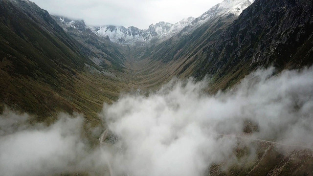 Her yer sıcaktan yanarken yılın ilk karı Rize'ye yağdı! - Resim: 1