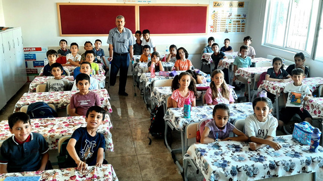 Deprem ondan çok şey aldı ama o öğrencilerini bırakmadı - Resim: 0