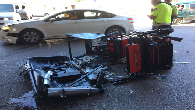 Kocaeli'de feci kaza! Seyir halindeki elektrikli motosiklet devrildi, yaşlı çift ölümden döndü - Resim: 0