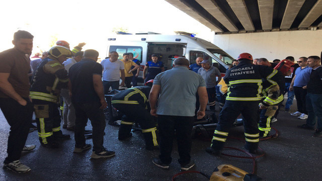 Kocaeli'de feci kaza! Seyir halindeki elektrikli motosiklet devrildi, yaşlı çift ölümden döndü - Resim: 2