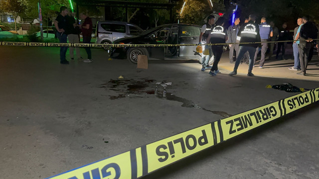 Sokak kavgası kan döktü! Otomobile kurşun yağdırdılar: 1’i ağır 3 yaralı - Resim: 2