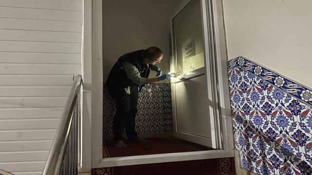 Cami hırsızı iş üstündeyken imama yakalandı! - Resim: 2