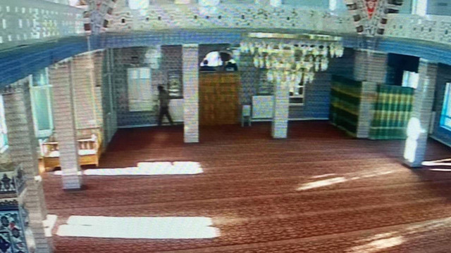 Cami hırsızı iş üstündeyken imama yakalandı! - Resim: 1