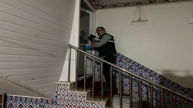 Cami hırsızı iş üstündeyken imama yakalandı! - Resim: 3