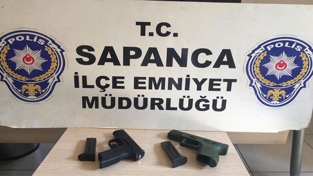 Sakarya'da polis ekipelrinden uyuşturucu operasyonu! 18 zanlı gözaltına alındı - Resim: 0