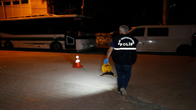 Trafikte silahlı saldırıya uğradı! Başka araçtan kurşun yağdırdılar, sırtından vuruldu - Resim: 2