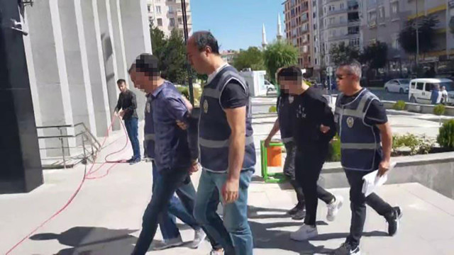 Dolandırıcılar polisten kaçamadı! Çorum'da kuyumcu dolandırdılar Sivas'ta yakalandılar - Resim: 1