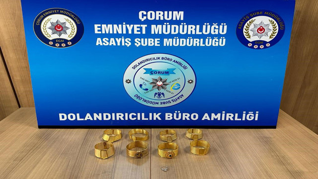 Dolandırıcılar polisten kaçamadı! Çorum'da kuyumcu dolandırdılar Sivas'ta yakalandılar - Resim: 0