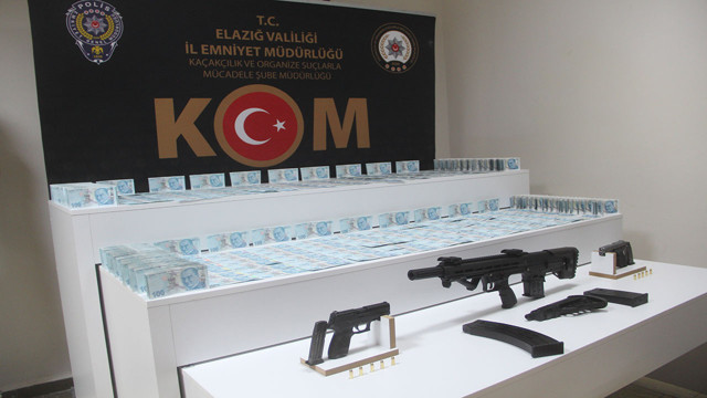 Elazığ'da sahte para ve silah tiacreti yapan şahıslara operasyon! - Resim: 1