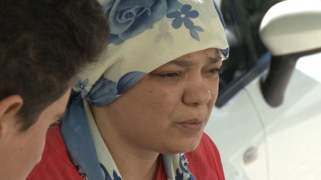 Vicdansız ev sahibi engelli kadını sokağa attı! Kadın şiddet gördüğü eski kocasının yanına taşınmak zorunda kaldı - Resim: 0