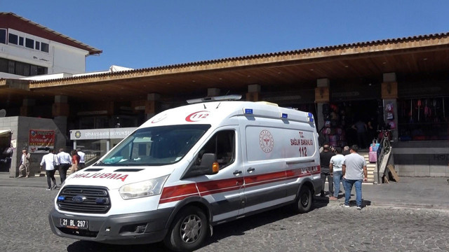 Diyarbakır'da esnafların kavgasında silahlar patladı! 3 kişi yaralandı - Resim: 2