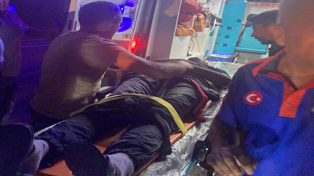 Adıyaman'da feci kaza! Kontrolden çıkan otomobil şarampole yuvarlandı - Resim: 0