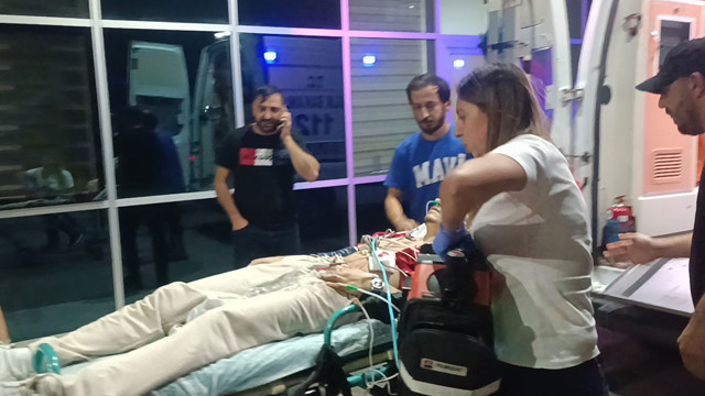 Kocaeli'nde gençlerin bıçaklı kavgası kan döktü! - Resim: 0