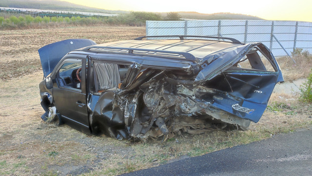 Edirne'de 2 aracın hurdaya döndüğü feci kazada 3 kişi can verdi - Resim: 1