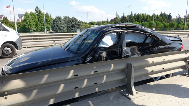 Kocaeli'nde korkunç kaza! Halk otobüsüyle otomobil çarpıştı: 3 yaralı - Resim: 3