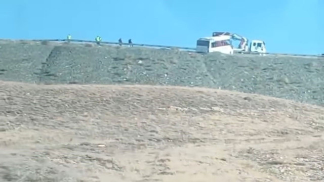 Göçmen taşıyan midibüs kontrolden çıkıp takla attı! 5 kişi öldü 21 kişi yaralandı - Resim: 0