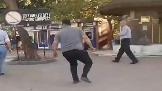 Hem çarptı hem bıçakla kovaladı! Bursa'da trafik kavgası bıçaklı kavgaya döndü - Resim: 2