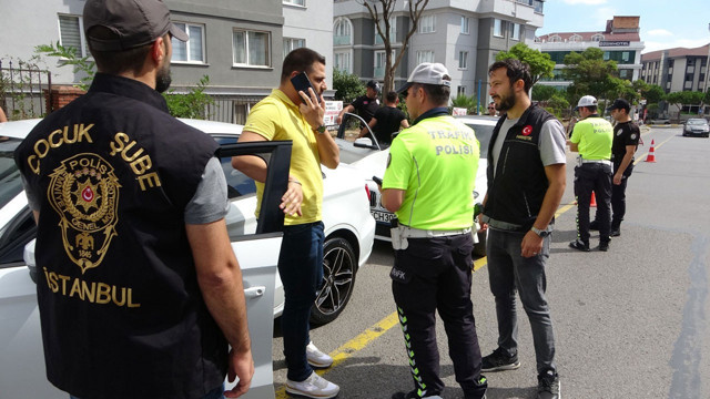 Pendik'te durdurulan taksideki yolcudan uyuşturucu madde ele geçirildi! - Resim: 0
