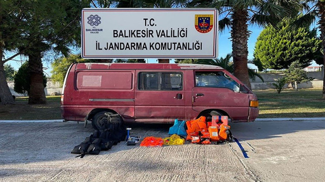 Balıkesir'de Jandarmadan göçmen kaçakçılığı operasyonu! - Resim: 0