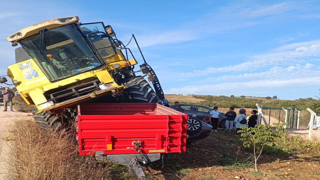 Bilecik'te iş makinası dehşeti yaşattı! Freni patlayan iş makinası otomobili altına alıp sürükledi - Resim: 1
