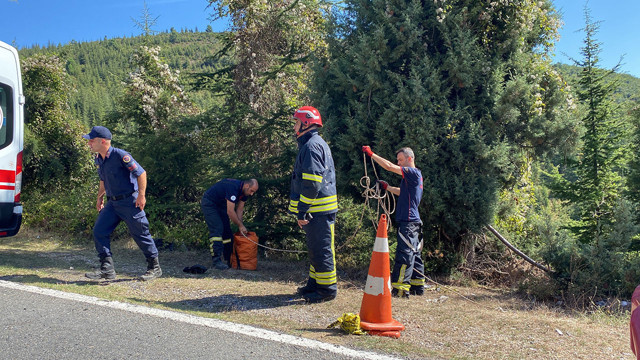 Kemikleri kırıldı, 70 metrelik uçurumdan atıldı! Uçurumda 1 gece yardım bekledi - Resim: 1