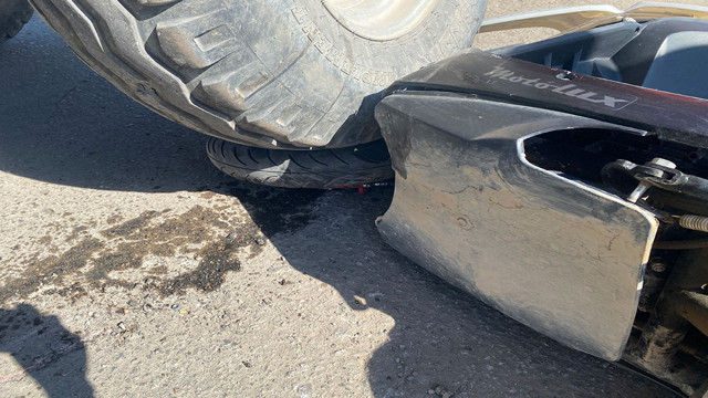 Antalya'da acı kaza! Römorkun altında kalan motosiklet sürücüsü can verdi - Resim: 1