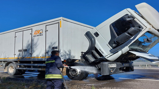 Facianın eşiğinden dönüldü! Patlayıcı yüklü kamyon seyir halindeyken alev aldı - Resim: 1