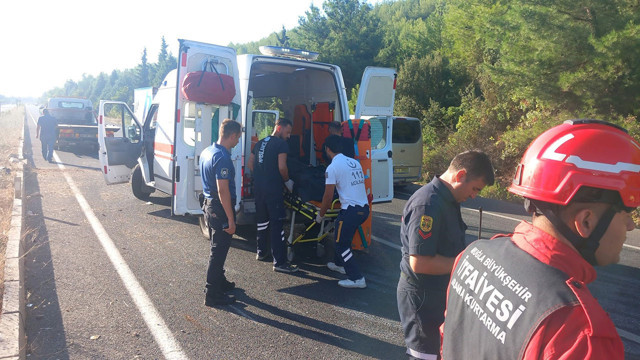 Muğla'da acı kaza! Karşı şerite geçip kamyonetle çarpıştı: 2 ölü, 2 yaralı - Resim: 3