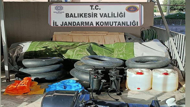 Balıkesir'de kaçak göçmenlere geçit verilmiyor! Jandarma 143 kaçak göçmen yakaladı - Resim: 0