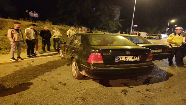 Karabük'te alkollü sürücü dehşeti! Otomobiller çarpıştı, 2 kişi yaralandı - Resim: 0