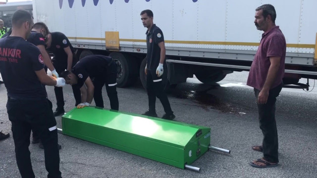 Adana'da motosikletli gencin feci ölümü! Kadın tır sürücüsü gözaltına alındı - Resim: 0