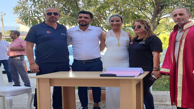 Konteyner kentteki aşkın şahidi AFAD oldu! Çiftin nikah şahitliğini yaptılar - Resim: 1