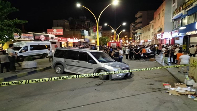 Şırnak'ta korkunç kaza! kamyonet ve otomobil kafa kafaya çarpıştı: 5 yaralı - Resim: 1