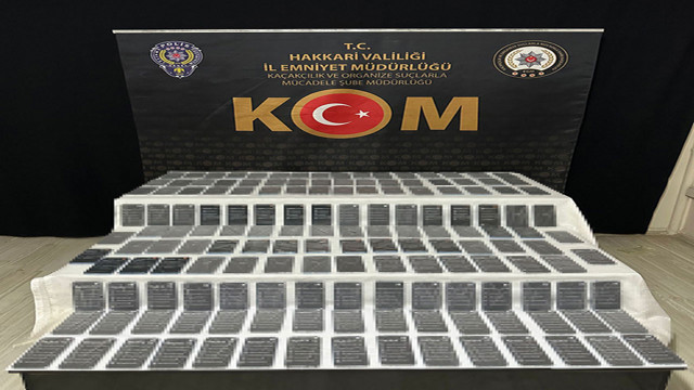 Hakkari'de polis ekiplerinden kaçakçılık operasyonu! 6 kişi gözaltına alındı - Resim: 1