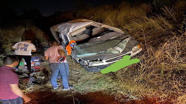 Kütahya'da korkunç kaza! Minibüs ile otomobil kafa kafaya çarpıştı: 6 yaralı - Resim: 0